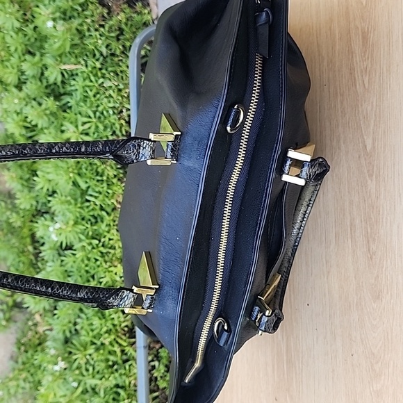 Neiman Marcus Black Handbag with Snakeskin embossed handles - Picture 11 of 15